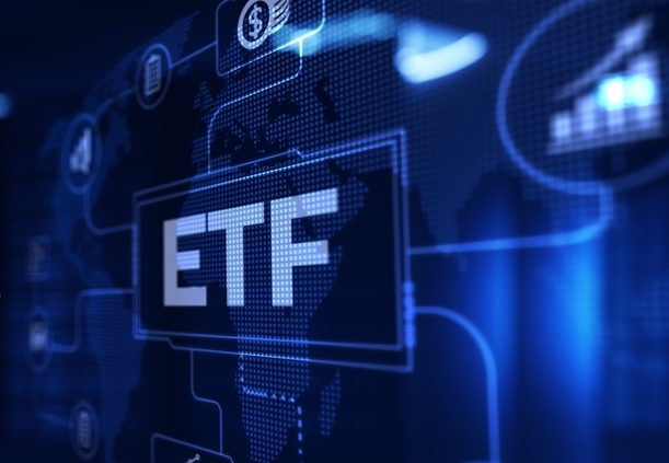 ソラナやリップルのETF承認は2025年か｜スタンダードチャータード銀行アナリストが予想
